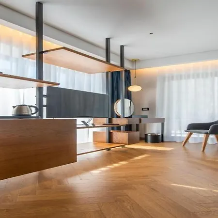 Moncafe Boutique And 5*